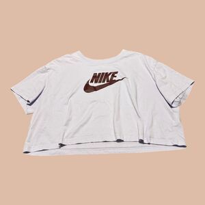 Nike Crop T-Shirt Womens XL Lavender Big Swoosh Logo Short Sleeve Pullover Tee